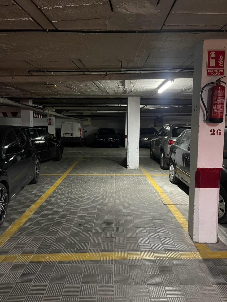 Calle Rodrigo De Triana Con Opcion De Parking Appartamento *